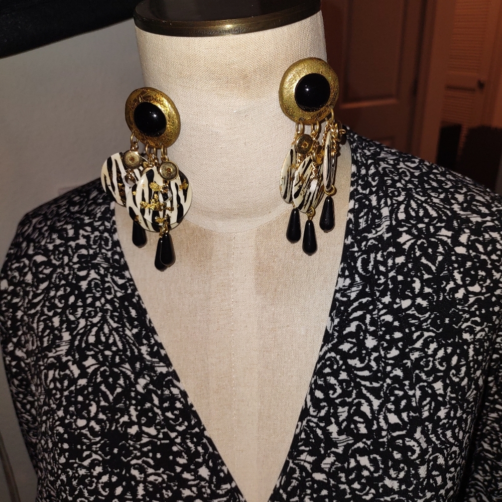 Dressy/casual wrap-dress.